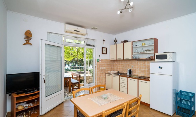Zuljana Wohnung | 1-Zimmer-Ferienwohnung mit Klima Zuljana, Peljesac (A-10233-b)