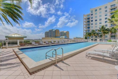Boynton Beach Haus | One Bedroom In Lux Condo,casa Costa! Wbeachpass!