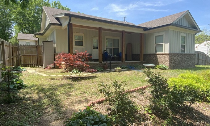 Water Valley Haus | One block from Main Street, short ride to Oxford, Enid, Sardis and Grenada Lakes