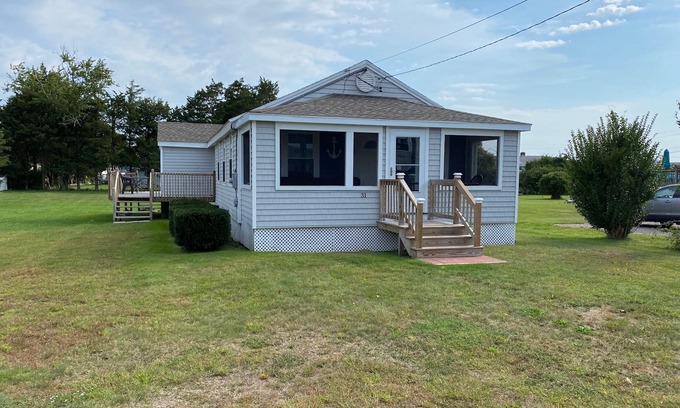 Misquamicut Haus | One block from private Misquamicut Fire District beach!