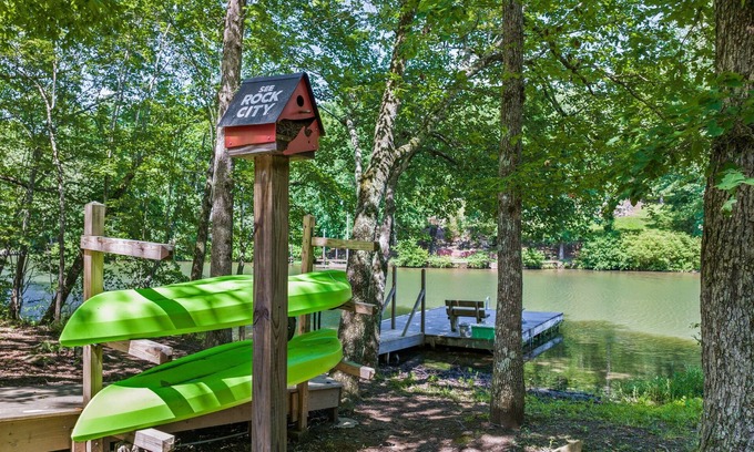 Mentone Kabine | One Oar Missing, directly on Little River w/double fireplaces