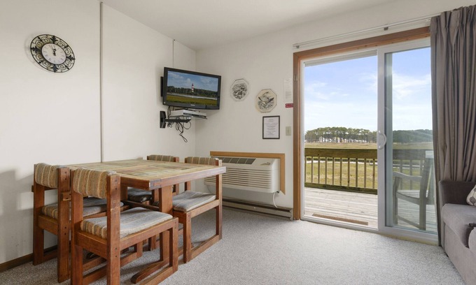 Chincoteague Eigentumswohnung | Only 5 min from Assateague National Seashore!