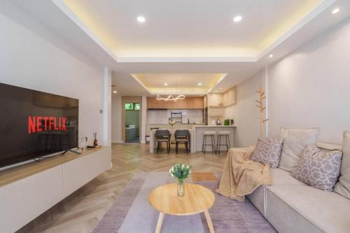 Khlong Tan Nuea Haus | Onsen Retreat in Heart of Bangkok