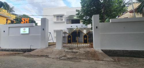 Courtallam Wohnung | Oonjal Veedu-Renovated Recently