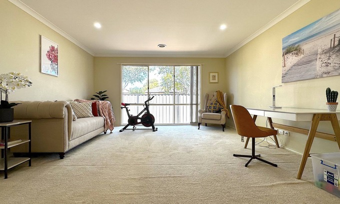 Point Cook Haus | Open Range Zoo/Supper Comfortable Beds/Shopping Center