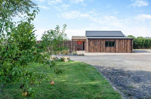 Evesham Haus | Orchard Farm Retreat