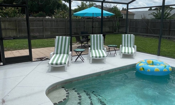 Deltona Lakes Haus | Orlando Theme Parks - Beaches - Port Canaveral - Space Center