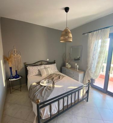 Chiliadou Haus | Ostraco Suite 2