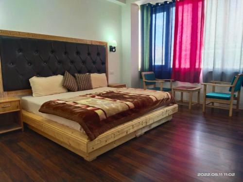 Leh Haus | Otsal Residency
