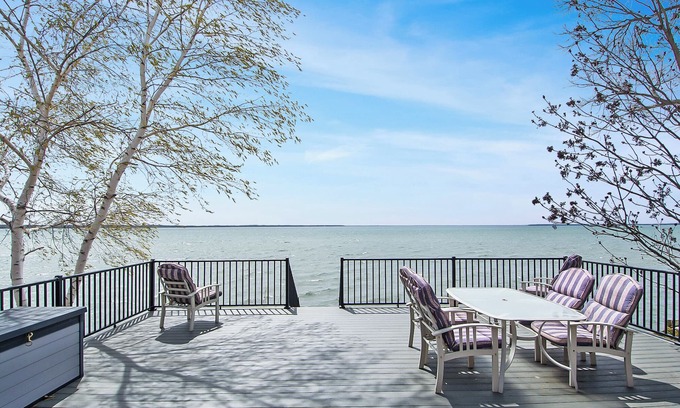 Ottertail Kabine | Ottertail Lakefront 3BR. Boat lift. Cozy. Awesome!