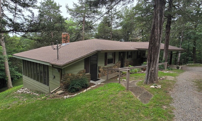 Mount Ida Haus | Ouachita River Multi-Family, River Access, Blufftops, Walking Forest Trails