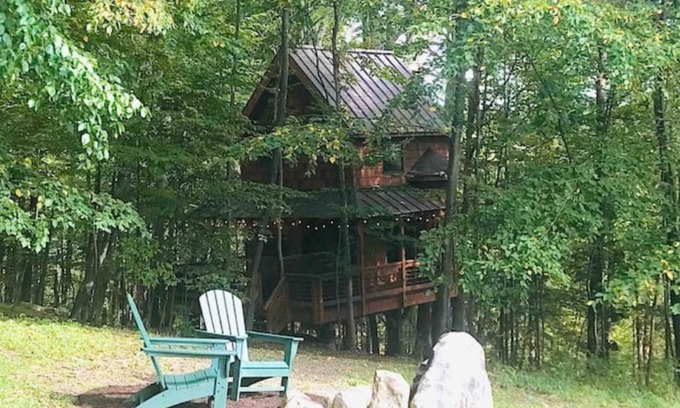 Argyle Haus | Out On A Limb - A Magical Treehouse Experience