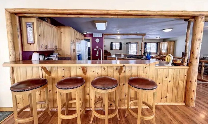 Dayton Haus | Outstanding Mtn View, 5 bdr sleeps 11, 4400sqft