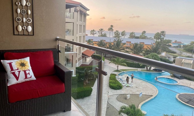 Eagle Beach Eigentumswohnung | OUTSTANDING OASIS 4th FLOOR CONDO At EAGLE BEACH