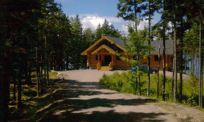 South Gouldsboro Kabine | Hervorragende Oceanfront Log Home in der Nähe von Acadia National Park Warm und gemütlich für den Herbst