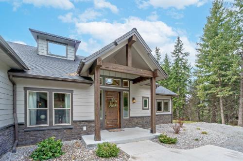 Coeur d'Alene Wohnung | Overlooking Lake View with 3 BR Game Room for 12 guests