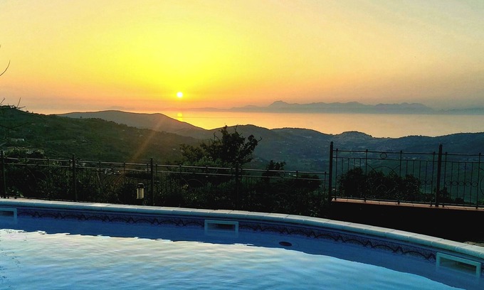 Laureana Cilento Villa | Übersicht Exklusive Villa in Cilento mit Swimmingpool