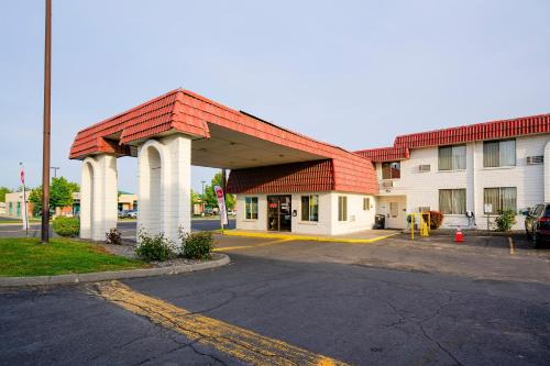 Hermiston Hotel | OYO Hotel Hermiston OR, Downtown