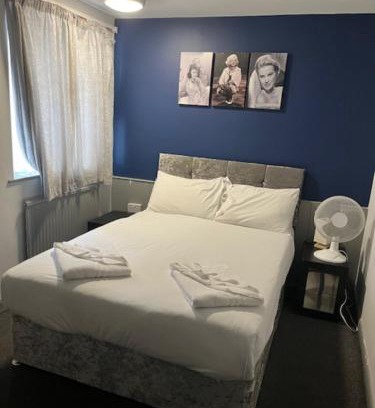 Skegness Hotel | OYO Ivy Hotel