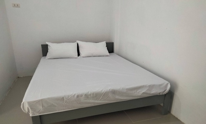 Medan Hotel | OYO Life 93054 Th Residence 135 Syariah