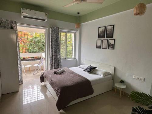 Koregaon Park Wohnung | Ozone Pvt Studio Apt with Balcony in Koregaon Park Near Osho Ashram