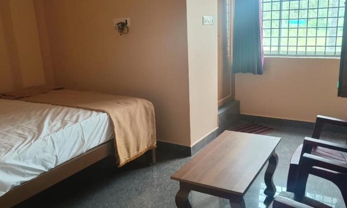 Madduru Kabine | P.M.Residency Boarding and Lodging