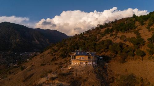 Gunehr Haus | Paarli Dhara,Bir