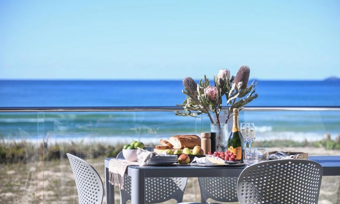 Wooli Haus | Pacific Dawn on the Beach One