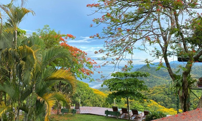 Dominicalito Bed & Breakfast | Pacific Edge Eco Lodge
