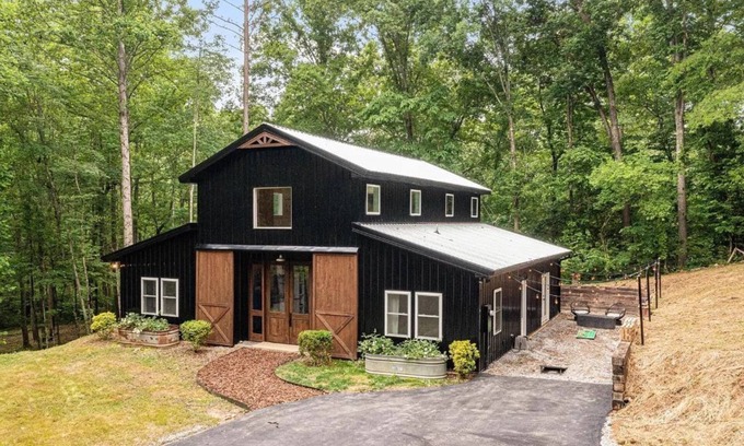 Bon Aqua Haus | Paddle Creek Retreat!