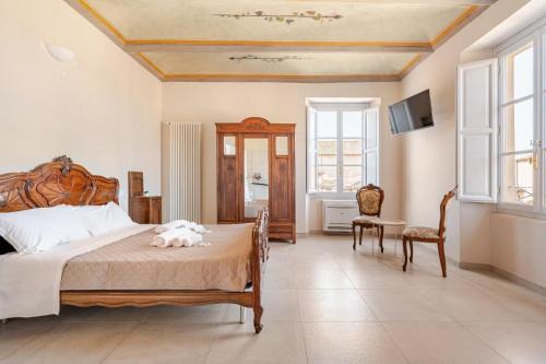 L'Aquila Wohnung | PALAZZO PICALFIERI SUITE d EPOCA