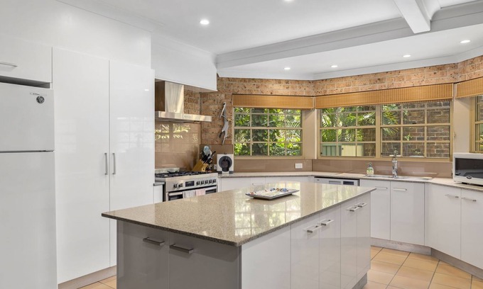 Red Rock Haus | Palm Beach House - Red Rock location