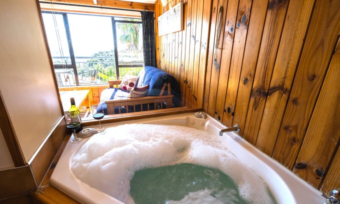 Waiheke Island Hütte | Palm Beach -SupaCute Character Cottage, SKY TV, and Wifi