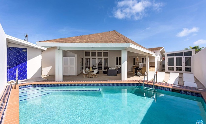 Palm Beach Villa | Palm Beach Villa - dieses GEM ist für SIE bereit!