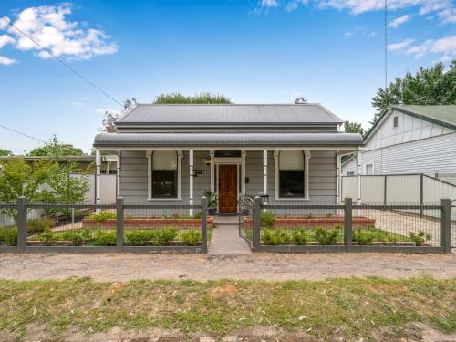 Benalla Haus | Palm Cottage
