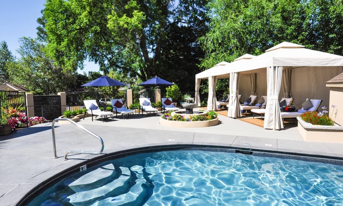 Ashland Hotel | Palm Cottages