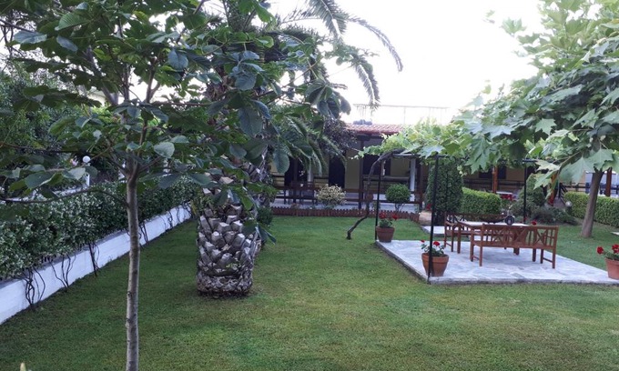 Paralia Pantaleimonos Haus | Palm House