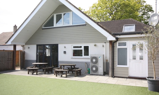 Ferndown Haus | Four Corners Luxus-Ferienhaus mit Whirlpool und Sauna