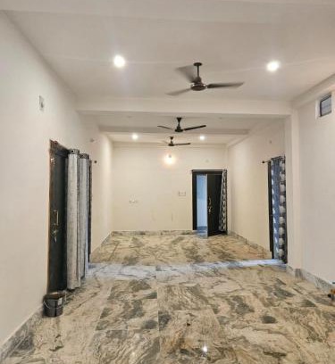 Deoghar Haus | Pandit Devki Nandan Dharamsala & Guest House
