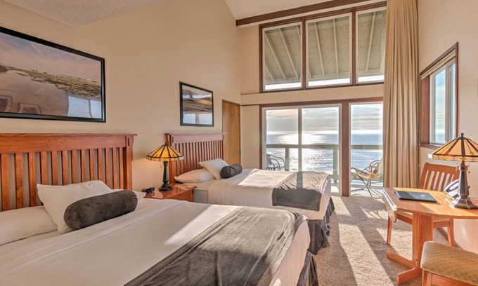 Otter Rock Eigentumswohnung | Panoramic Ocean-View Room with 2 Queen Beds