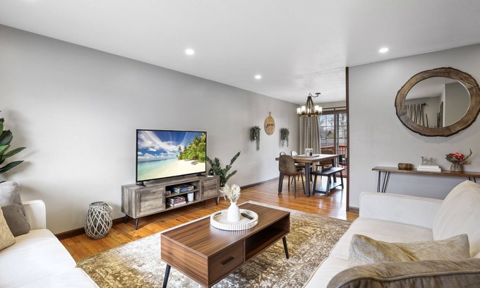 Wasco Haus | Paradise 4BR’s w/ Pool & Games