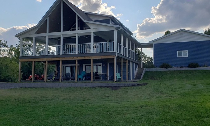 Coldwater Haus | Coldwater / North Lake Rental - Monatlich / Wöchentlich / 4 Tage in der Nebensaison