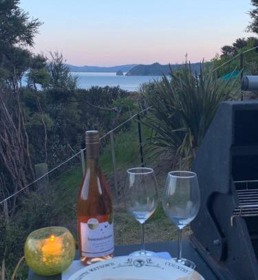 Tuateawa Haus | Paradise on the Hill