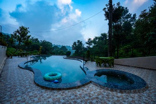 Naina Range Hotel | Paradise Pool Resort