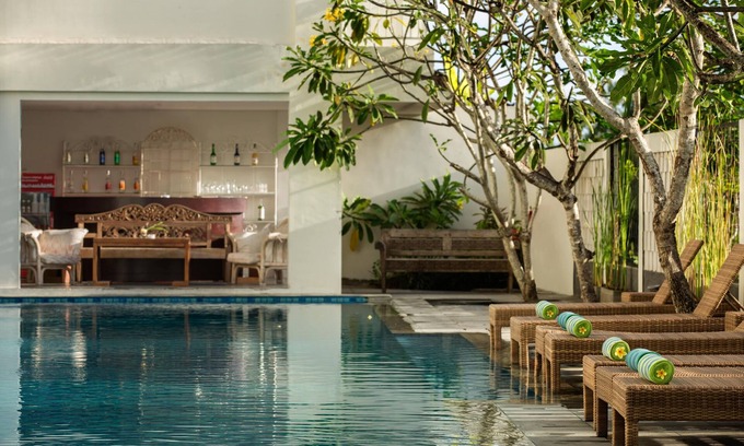 Batubelig Hotel | Paragon Hotel Seminyak