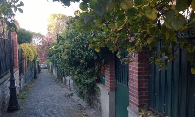 Amerique Wohnung | Paris 19 Buttes Chaumont: Ferienwohnung - 3 Räume - 4/3 Personen