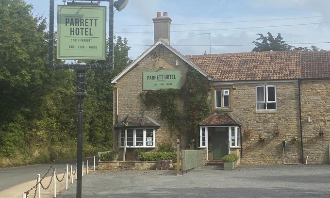 South Perrott Bed & Breakfast | Parrett Hotel