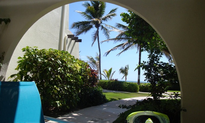 West Bay Eigentumswohnung | 37 Schritte zum Meer! Ruhig, Meerblick, kein Massenstrand