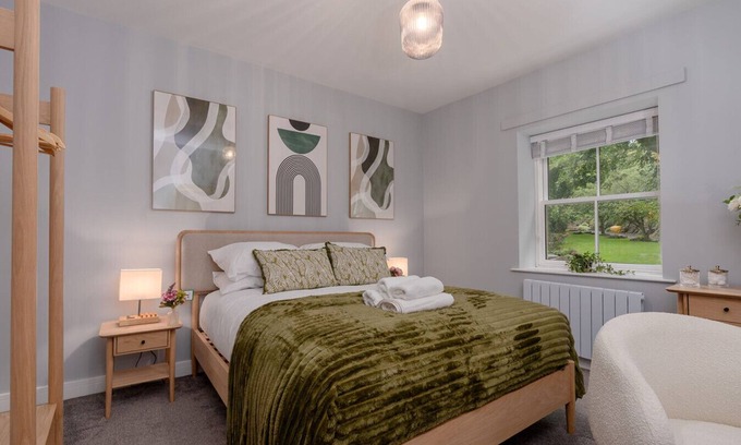 Clitheroe Haus | Parson Castle View, Sleeps 6, Clitheroe Centre