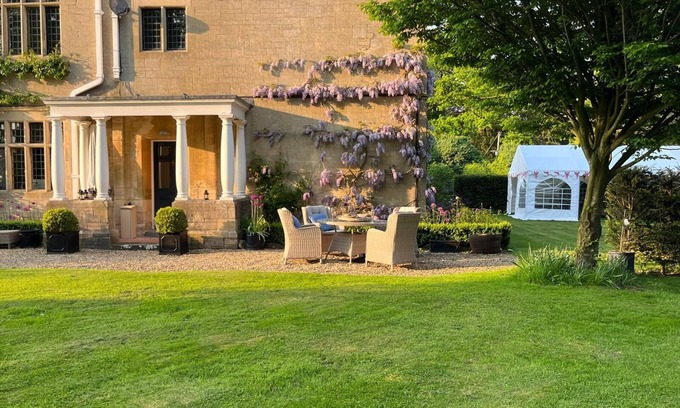 Badminton Bed & Breakfast | Parsonage House